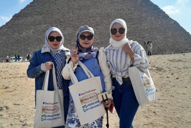 The Ancient Egyptian Egyptian  Giza Pyramids & Saqqara pyramids