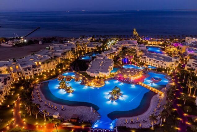 Hurghada & Sharm El Sheikh Christmas Package (5 Days / 4 Nights)